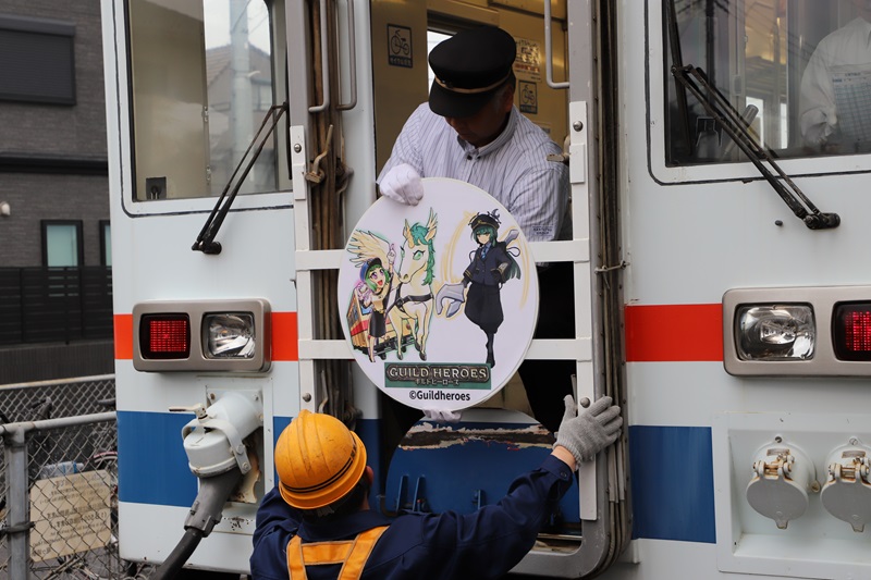 竜ヶ崎線でヒーロー列車運行開始、高校生が考案したキャラが彩る！