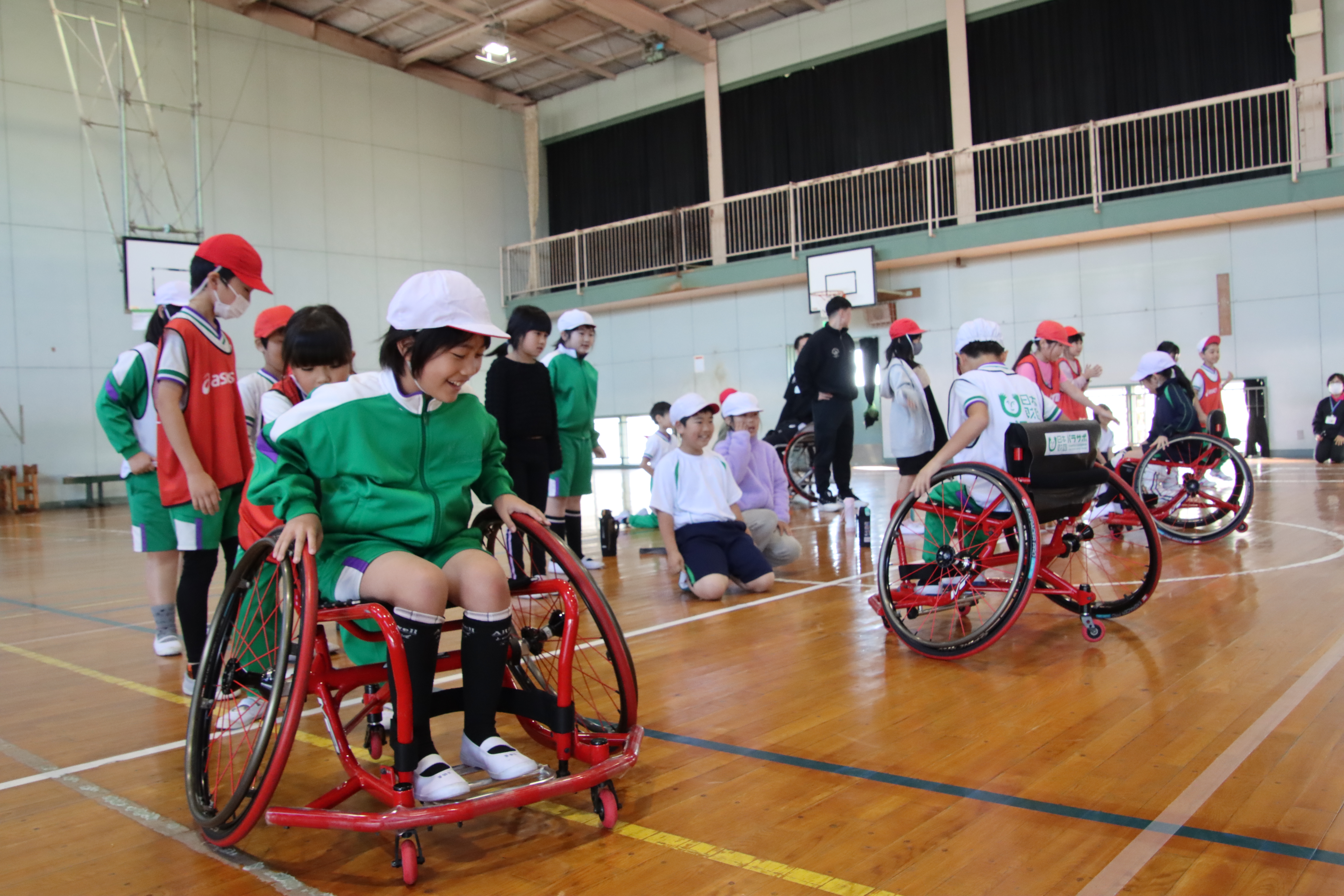 龍ケ崎西小学校でパラスポーツ体験型授業