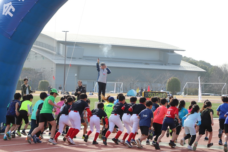 「手をつないでゴール」親子ランも開催！龍ケ崎リレーマラソン大会